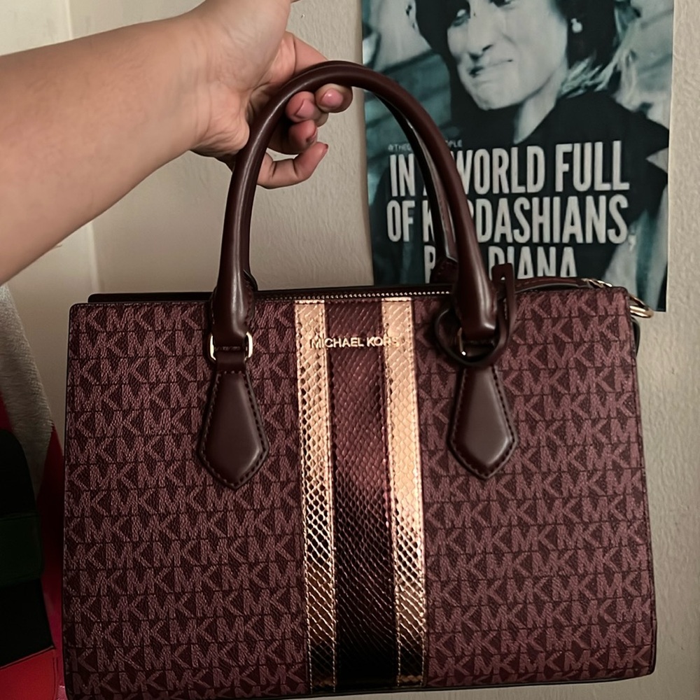 MK Shiela bag (Burgandy & Gold😍)